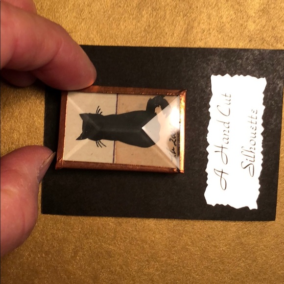 Art Show Cat Pin - Picture 4 of 4